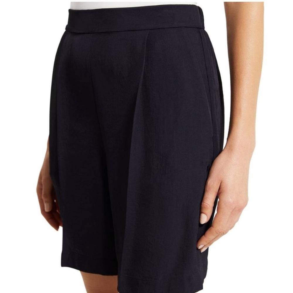 NWT Theory Navy Twill Pleated Pull On Shorts - Picture 2 of 12
